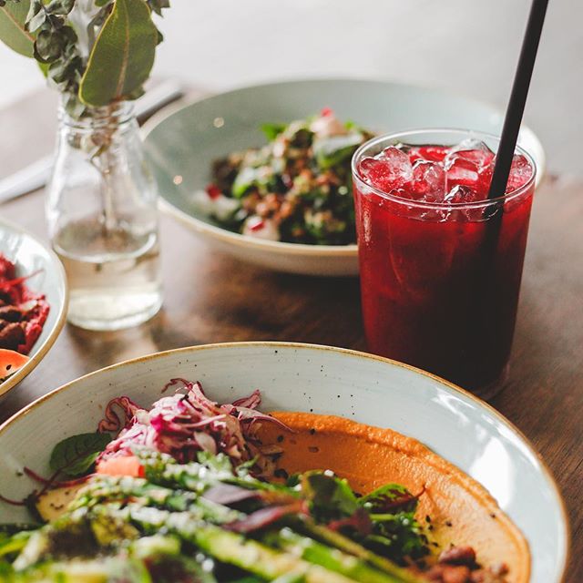 These hounds love collaborating with @rainylaneco and with beautiful colours like these who can blame us. 
Juice: Zelda - Beetroot, watermelon, apple and lime juice ... ✖️SEASONAL ✖️FRESH ✖️WHOLEFOODS ✖️PLANTBASED ✖️LIVING
#plants #plantbased #whole